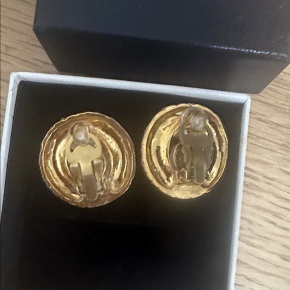 tiger eye chanel  Logo Earrings - Picture 2 of 8